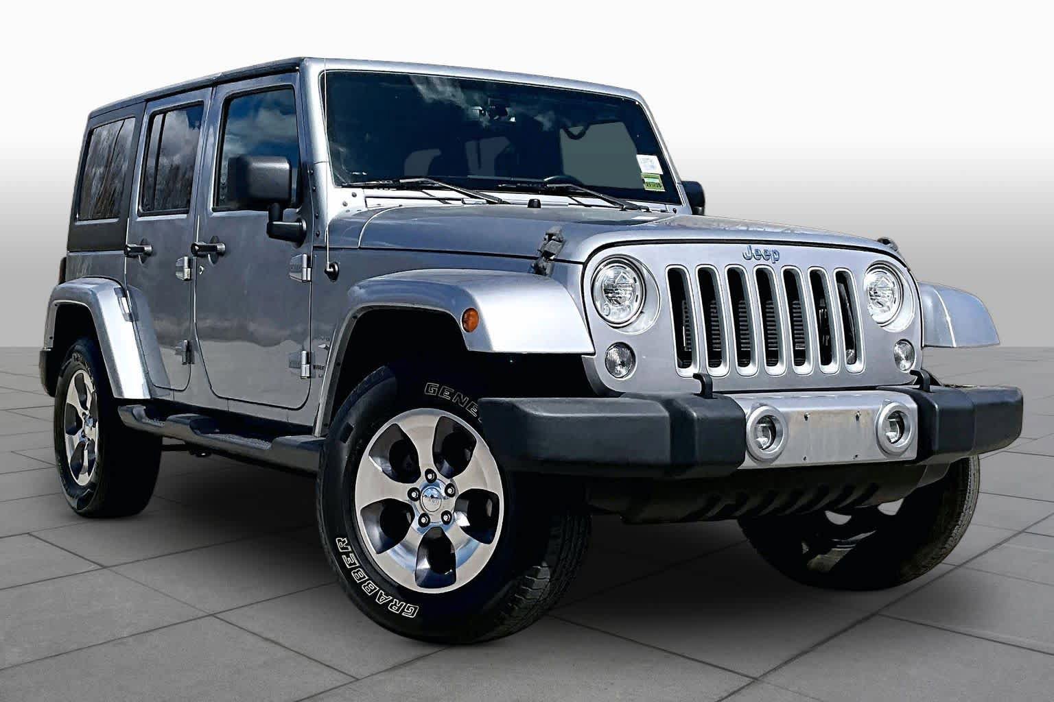 Used 2018 Jeep Wrangler Unlimited Sahara w/ Connectivity Group AWD/4WD image 3