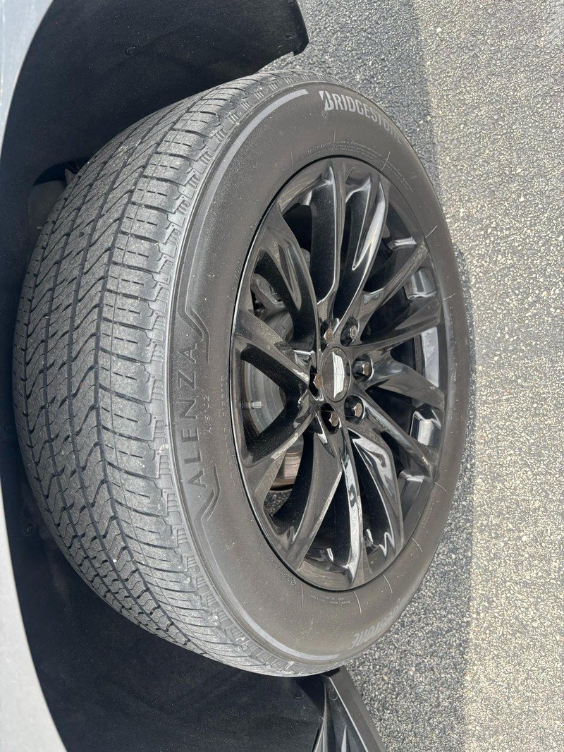 Used 2022 Cadillac Escalade ESV Sport w/ LPO, ONYX Package AWD/4WD image 7