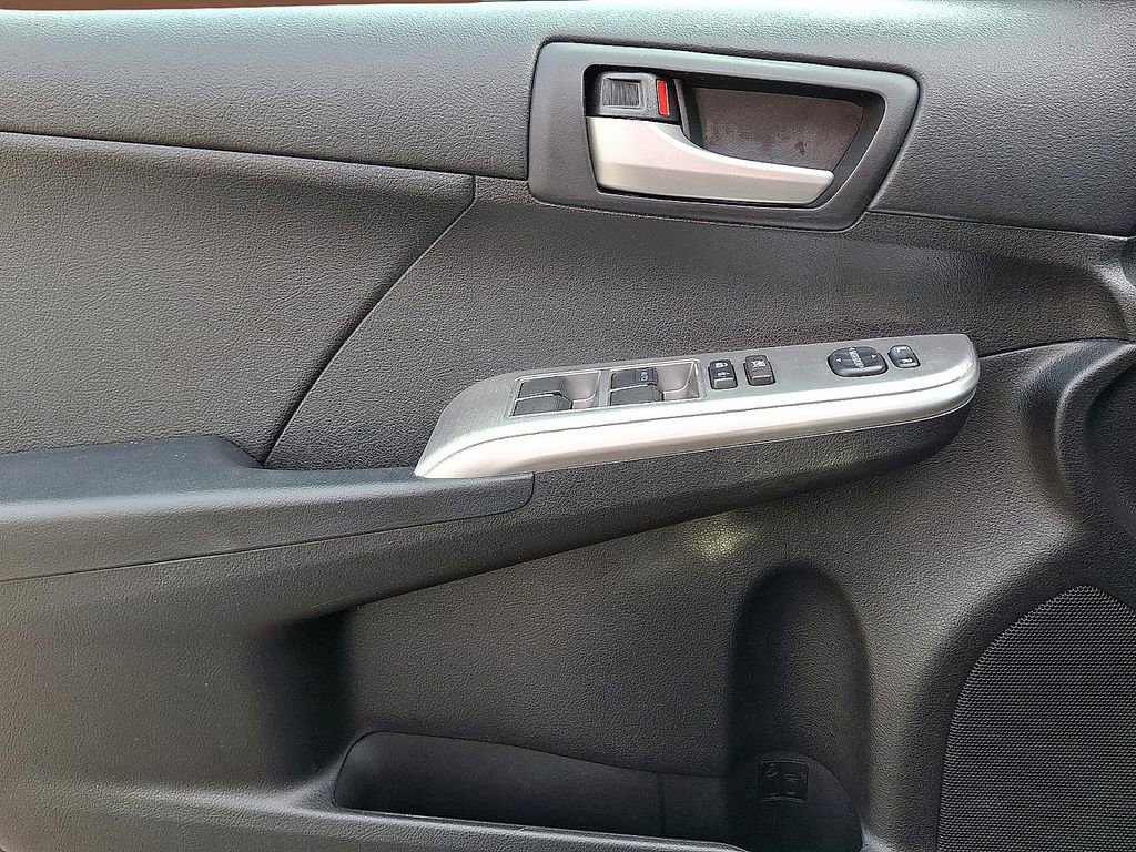 Used 2012 Toyota Camry SE image 10