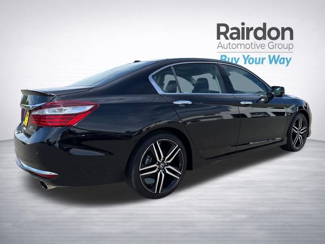 Used 2017 Honda Accord Touring image 7