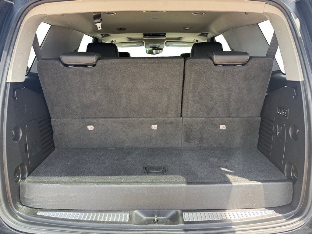 Used 2019 GMC Yukon SLT w/ Graphite Performance Edition AWD/4WD image 18
