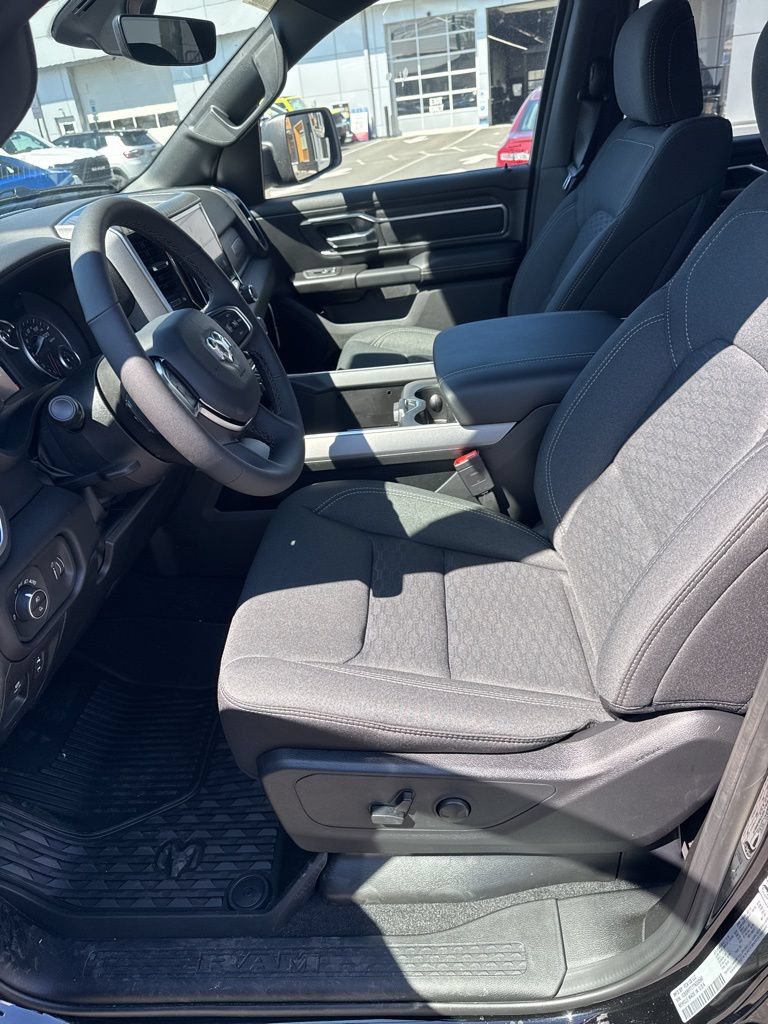 New 2026 RAM 1500 Big Horn AWD/4WD image 9
