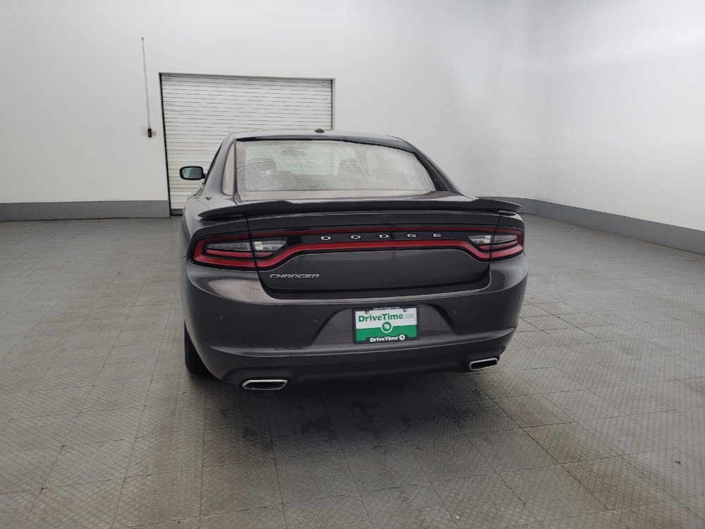 Used 2022 Dodge Charger SXT w/ Leather Interior Group image 6