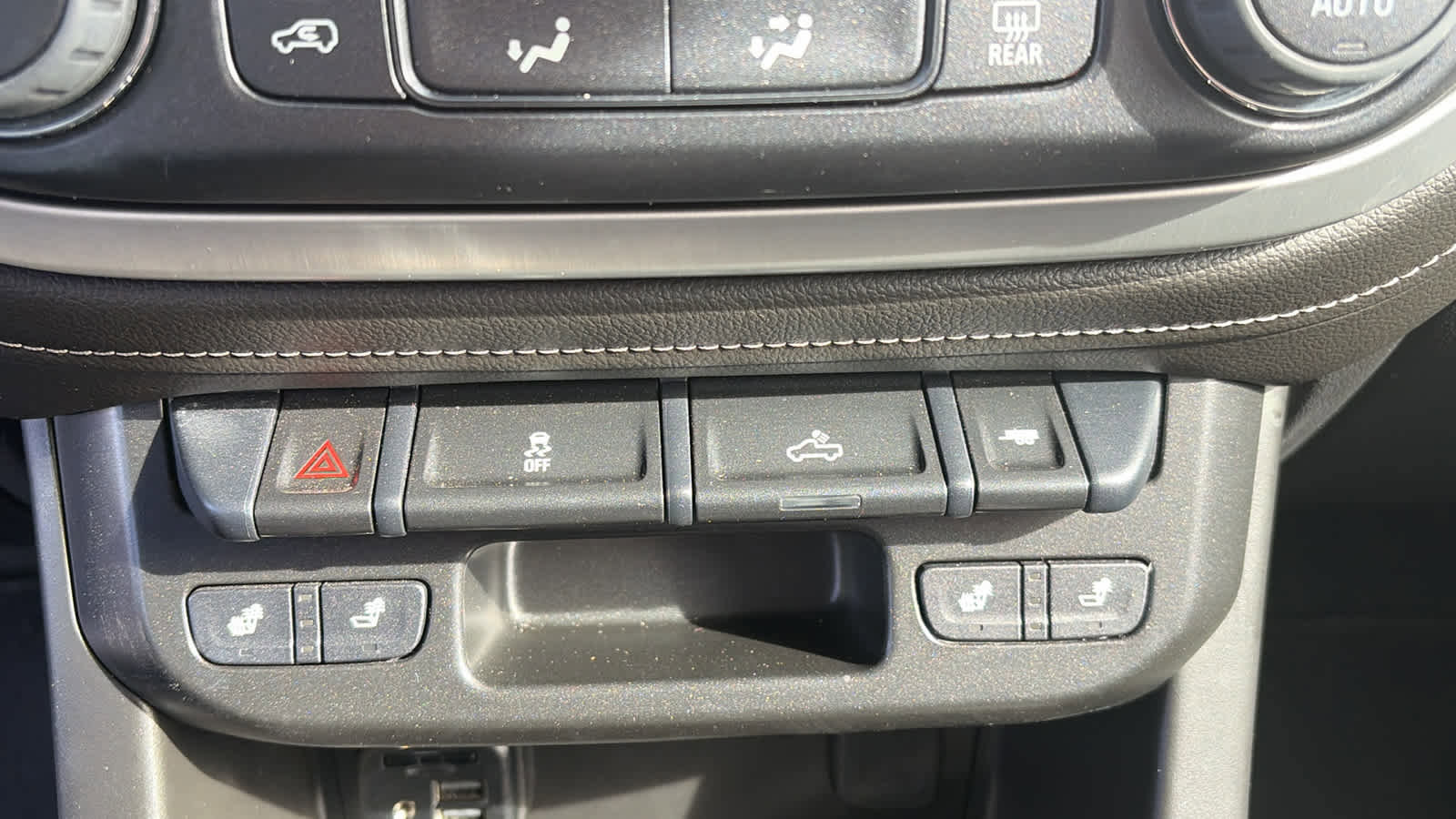 Certified 2022 GMC Canyon Elevation w/ Elevation Premium Package image 17