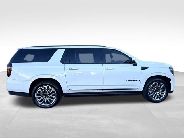 Used 2024 GMC Yukon XL Denali Ultimate image 8