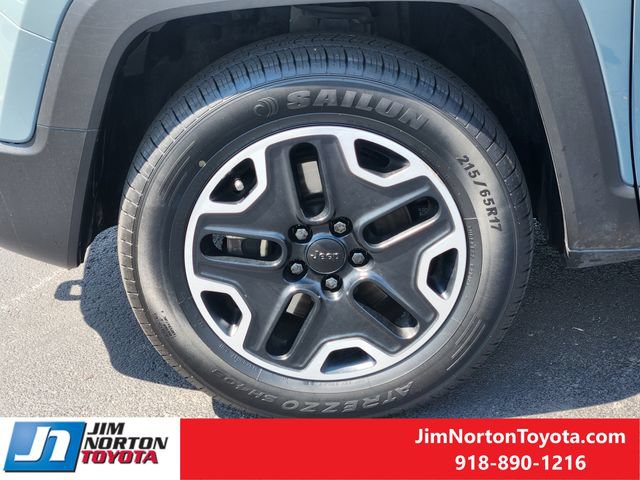 Used 2016 Jeep Renegade Trailhawk AWD/4WD image 14