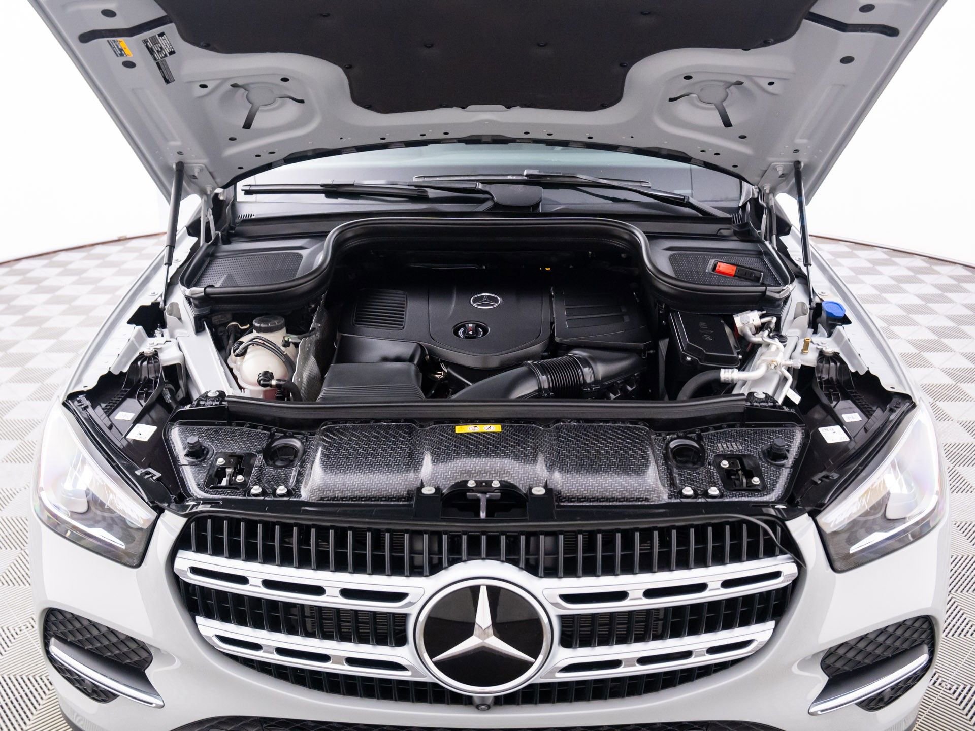 Certified 2024 Mercedes-Benz GLE 350 4MATIC w/ Driver Assistance Package image 34