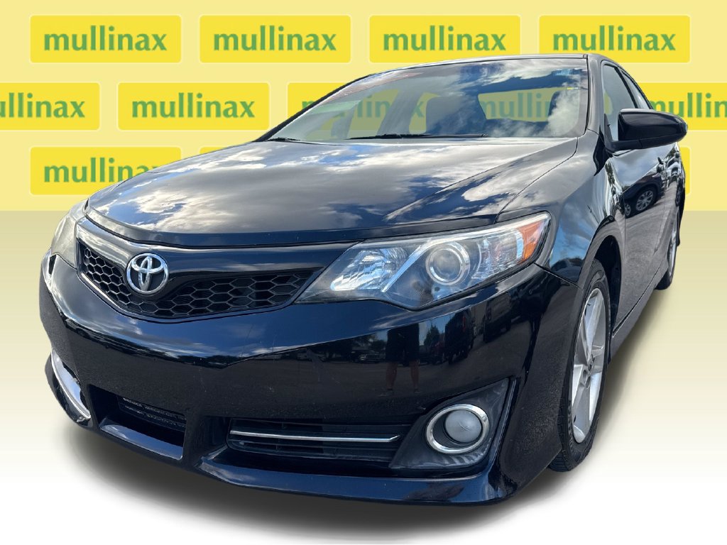Used 2014 Toyota Camry SE FWD image 9