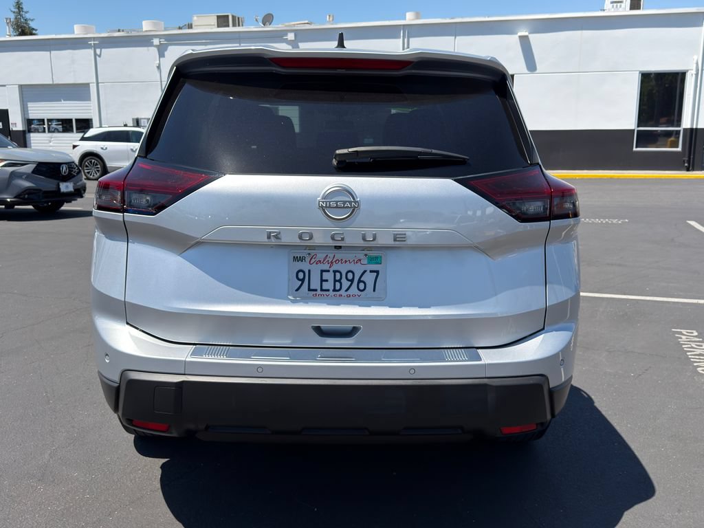 Used 2024 Nissan Rogue S FWD image 10