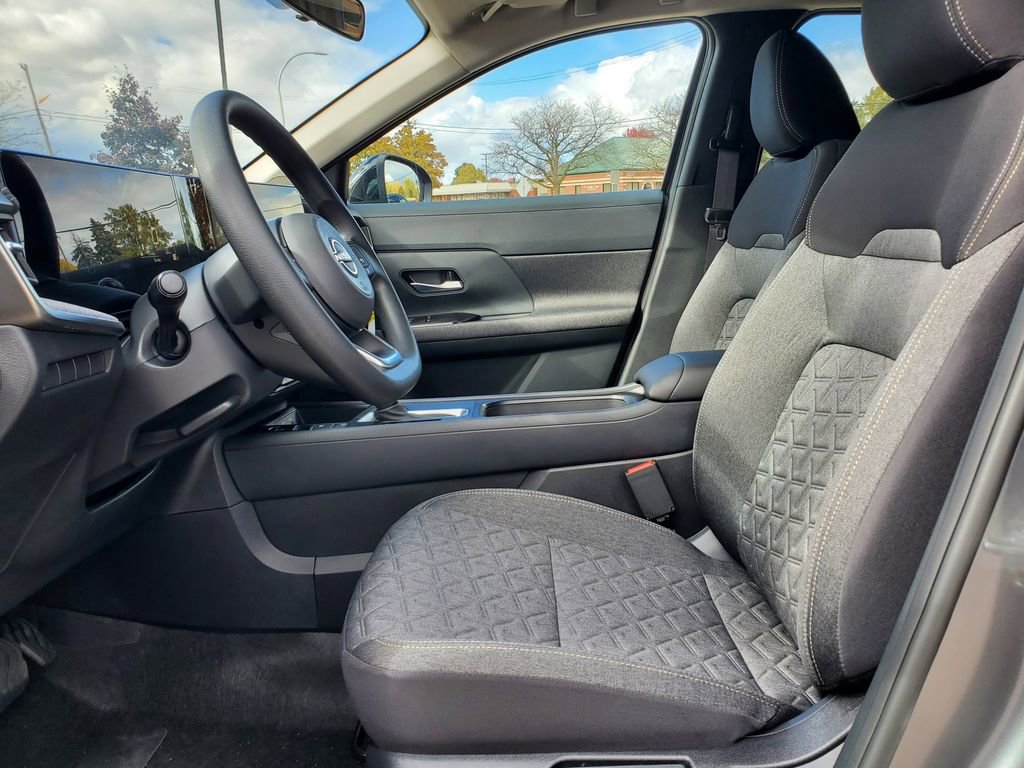 New 2026 Nissan Kicks SV w/ SV Premium Package image 15