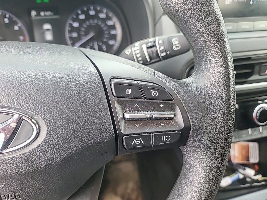 Used 2023 Hyundai Kona SEL w/ Winter Weather Package image 10