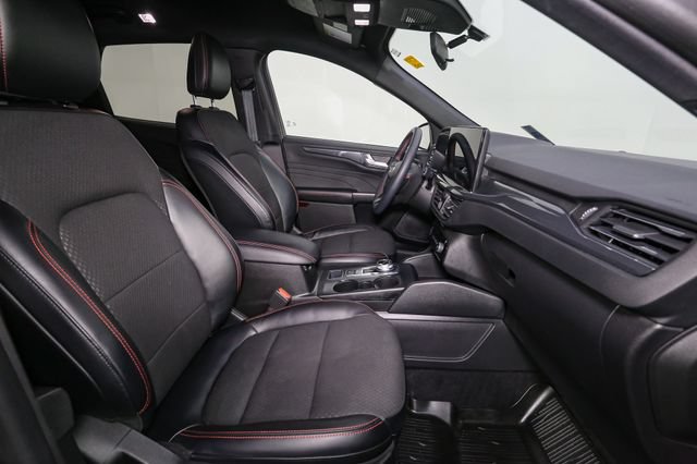 Used 2023 Ford Escape ST-Line w/ Tech Pack #1 AWD/4WD image 17