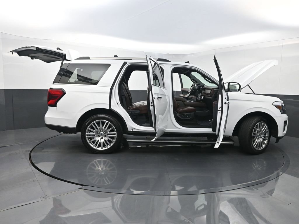 Used 2024 Ford Expedition Limited AWD/4WD image 39