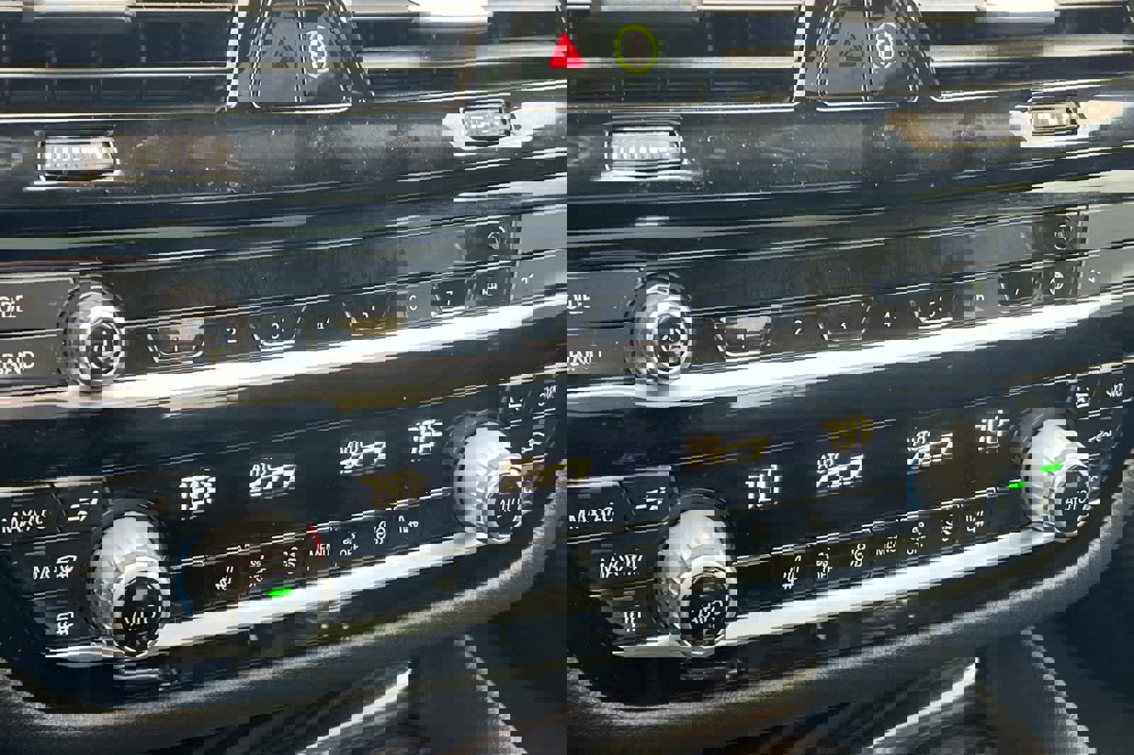 Used 2020 BMW 530e w/ Convenience Package image 21