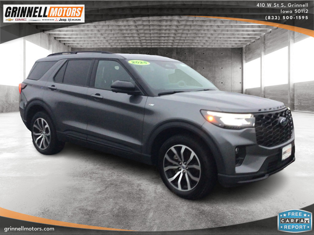 Used 2025 Ford Explorer ST-Line AWD/4WD image 3