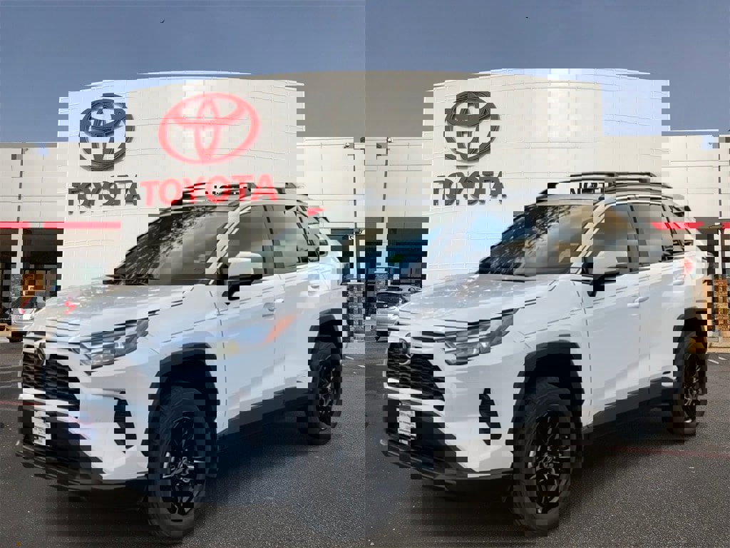 Certified 2024 Toyota RAV4 XLE image 1