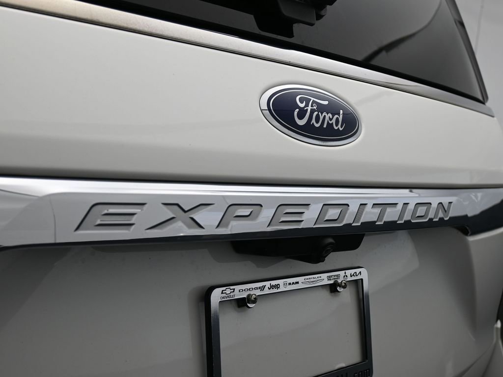 Used 2020 Ford Expedition Limited image 39
