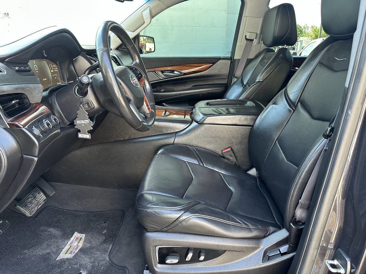 Used 2015 Cadillac Escalade ESV Luxury AWD/4WD image 11