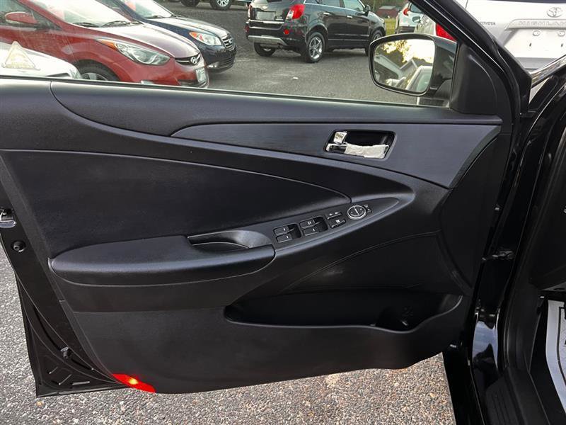 Used 2013 Hyundai Sonata SE image 25
