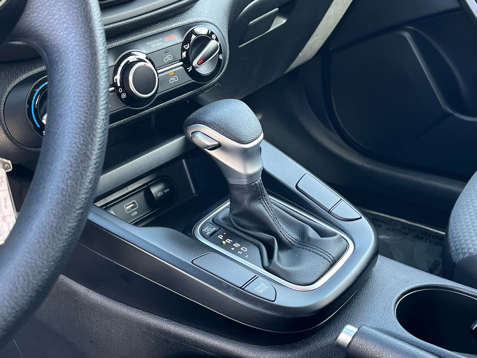 Used 2025 Kia Soul LX w/ LX Technology Package FWD image 41