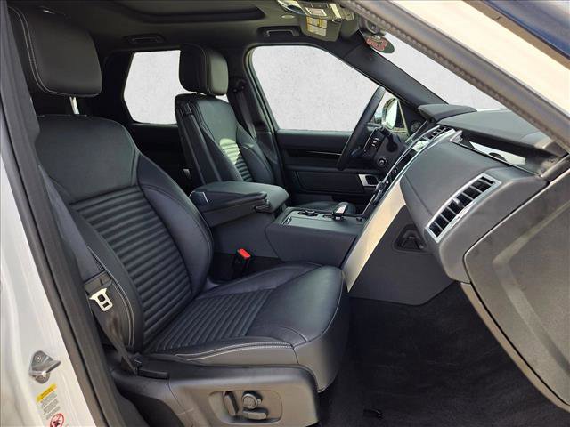 Certified 2025 Land Rover Discovery S image 20