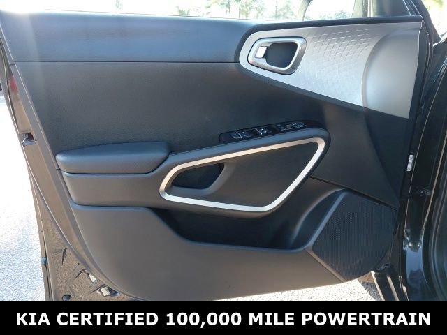 Certified 2025 Kia Soul LX FWD image 19