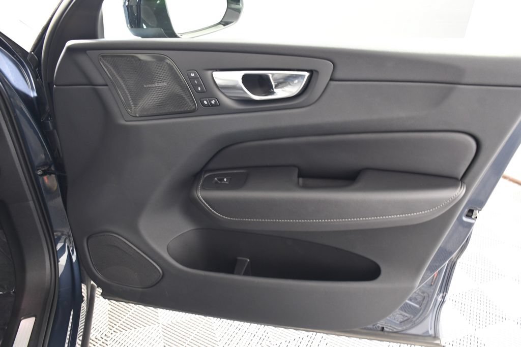 Used 2023 Volvo XC60 B6 Ultimate AWD/4WD image 18