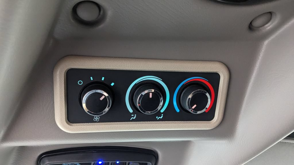 Used 2020 Chevrolet Express 2500 w/ Enhanced Convenience Package RWD image 33