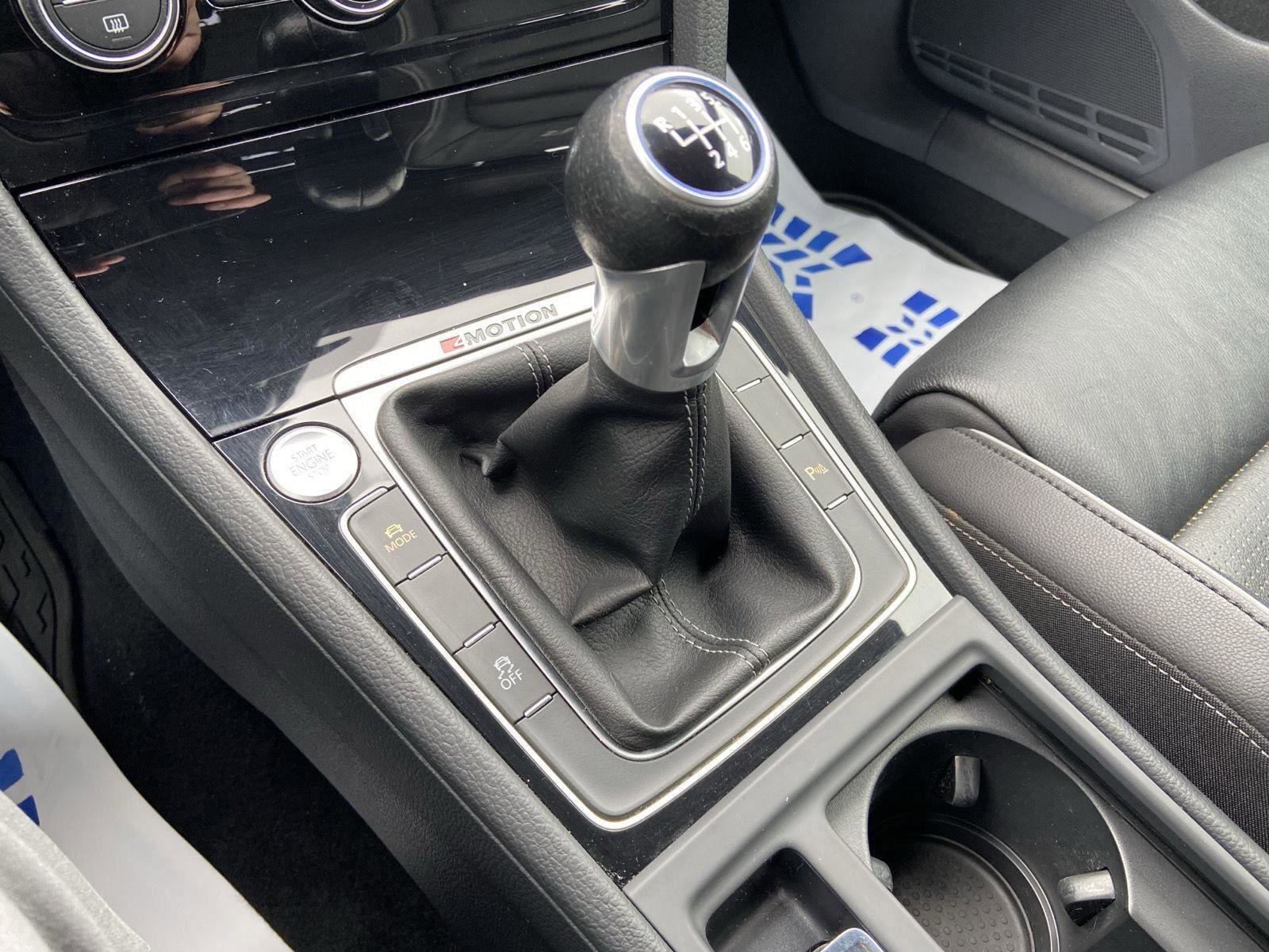 Used 2019 Volkswagen Golf R 4-Door image 33