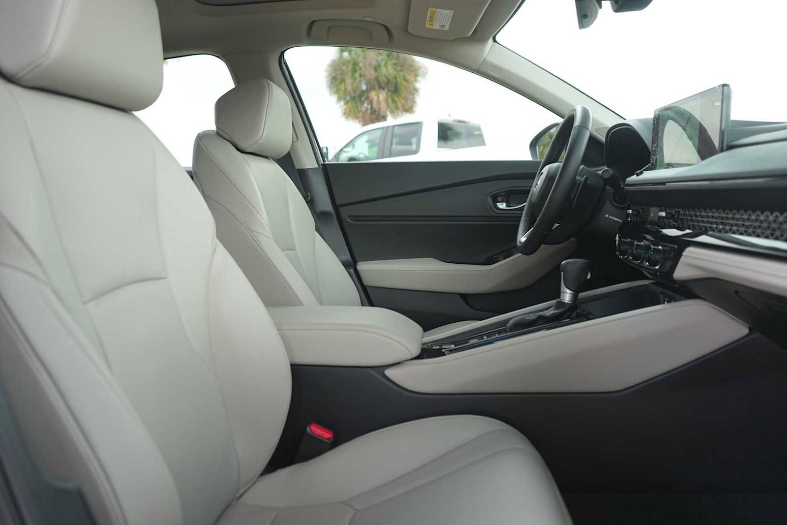 Used 2025 Honda Accord Touring image 15