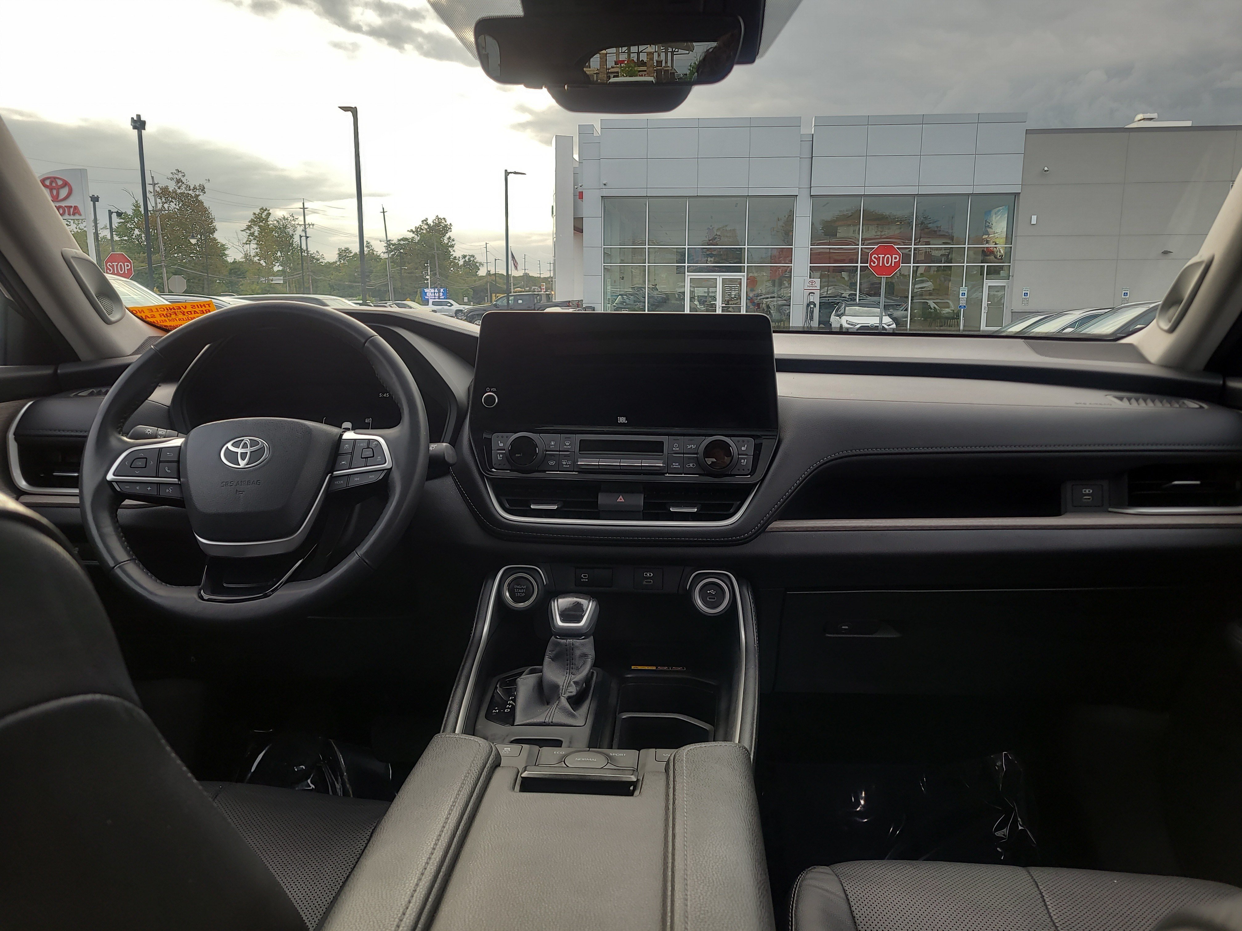 Certified 2024 Toyota Grand Highlander AWD image 18