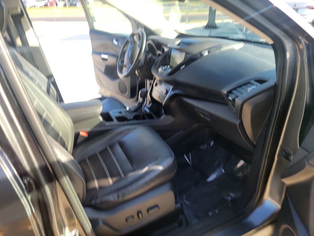 Used 2018 Ford Escape Titanium AWD/4WD image 14