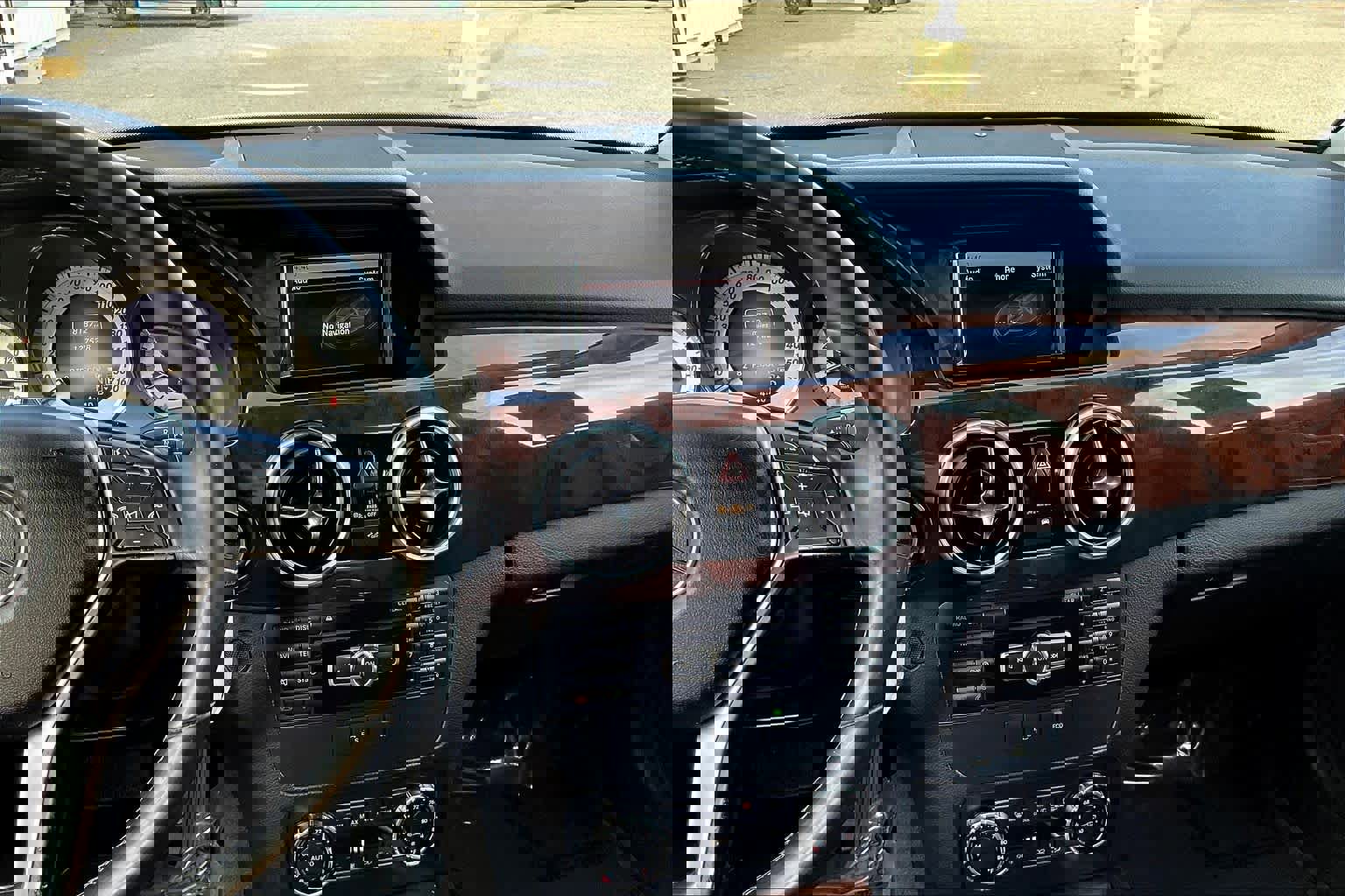 Used 2013 Mercedes-Benz GLK 350 4MATIC image 6