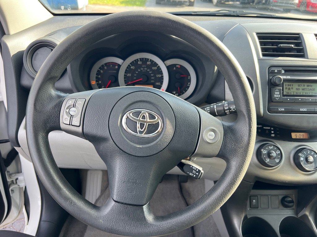 Used 2012 Toyota RAV4 4WD w/ Value Pkg image 26