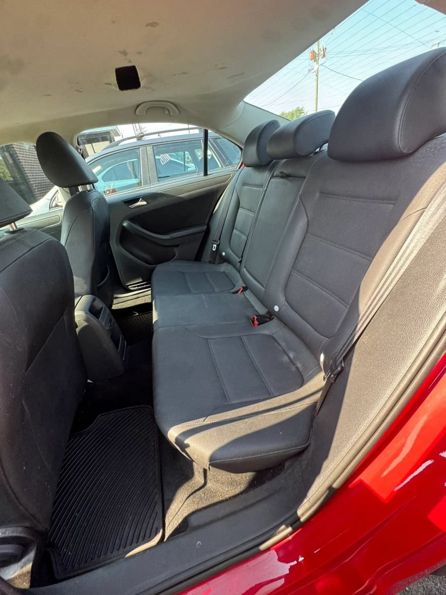 Used 2012 Volkswagen Jetta SE FWD image 11