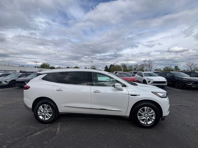 Used 2021 Buick Enclave Essence w/ Sound and Sites Package AWD/4WD image 4