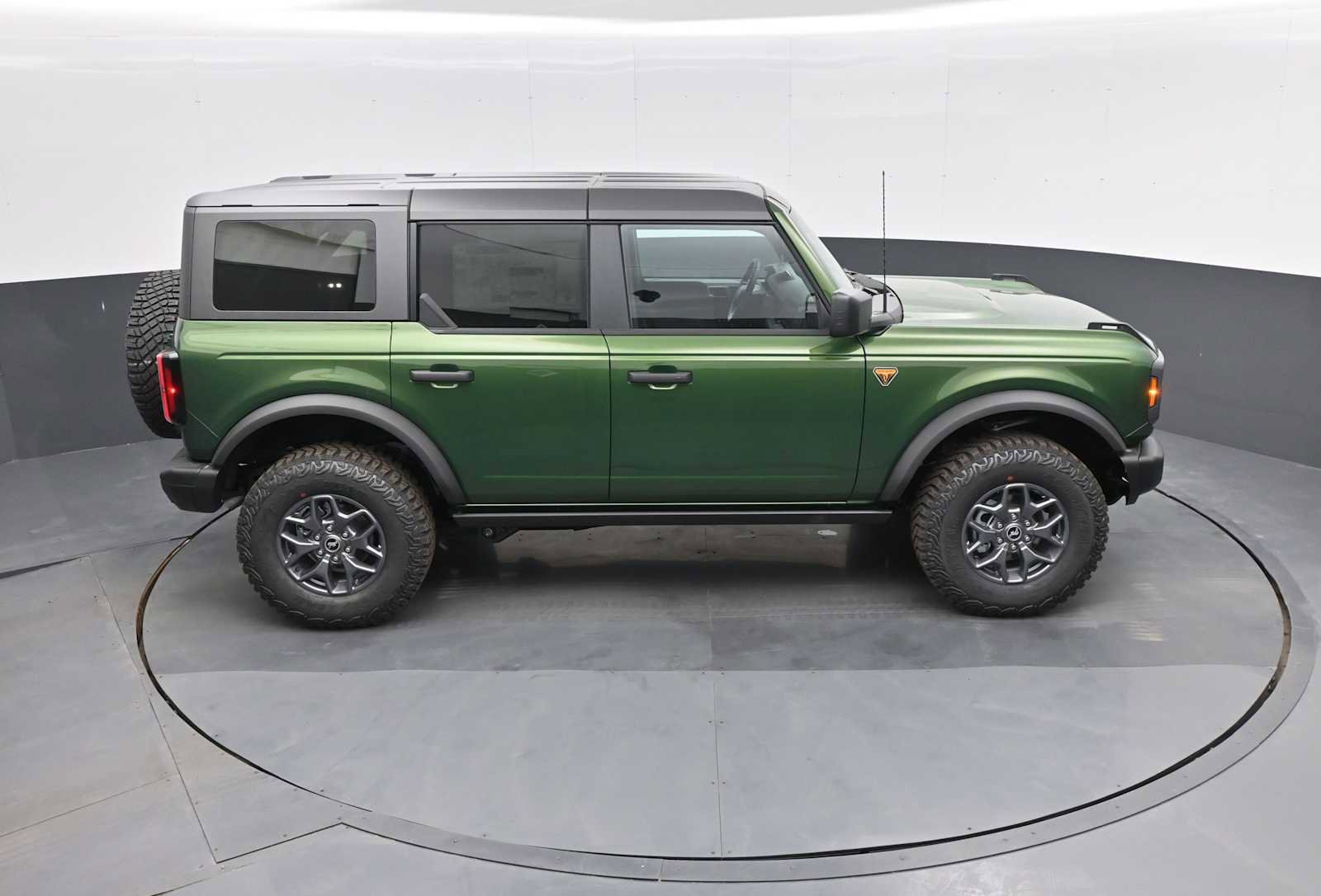 New 2025 Ford Bronco Badlands image 17