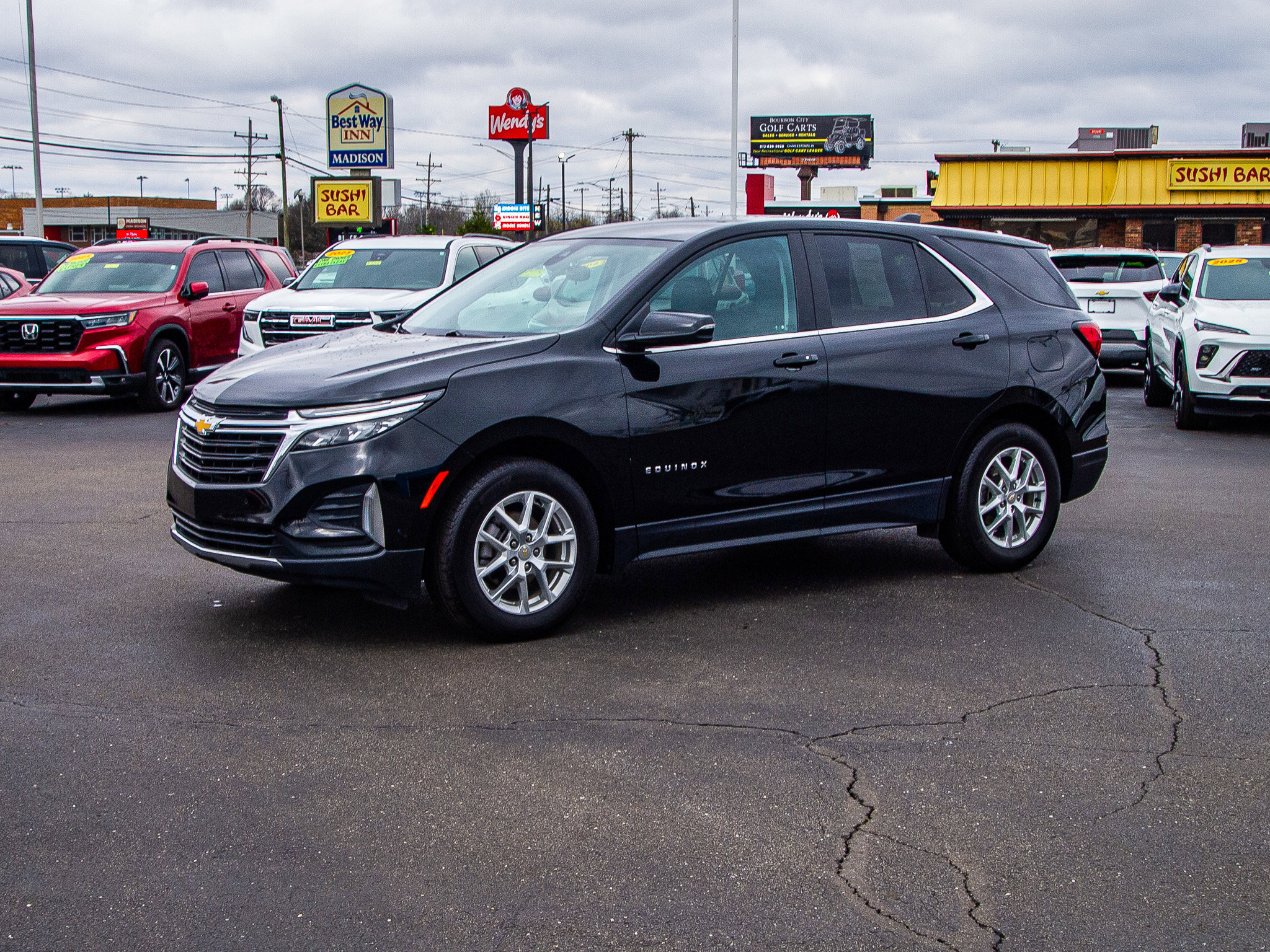 Used 2023 Chevrolet Equinox LT FWD image 3