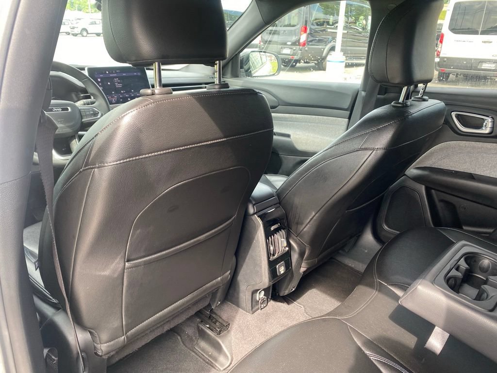 Used 2024 Jeep Compass Latitude AWD/4WD image 28