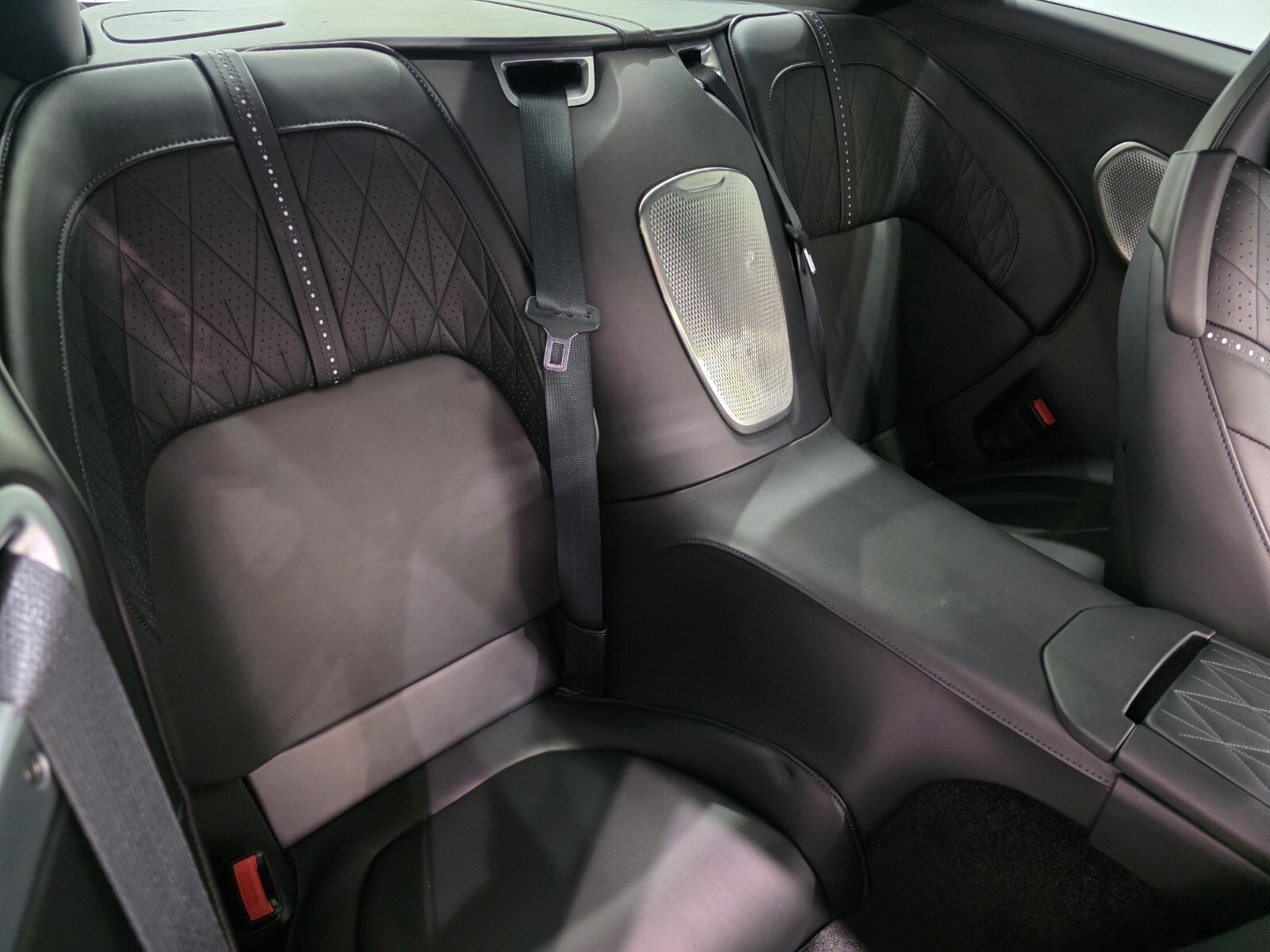 Used 2024 Aston Martin DB12 Coupe RWD image 19