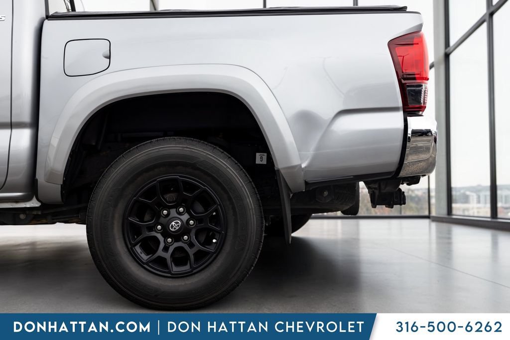 Used 2020 Toyota Tacoma SR5 AWD/4WD image 28