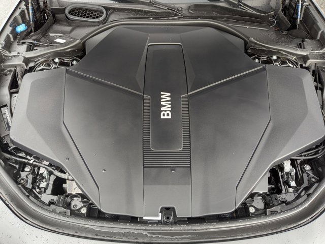 Used 2025 BMW i7 eDrive50 w/ Premium Package image 23