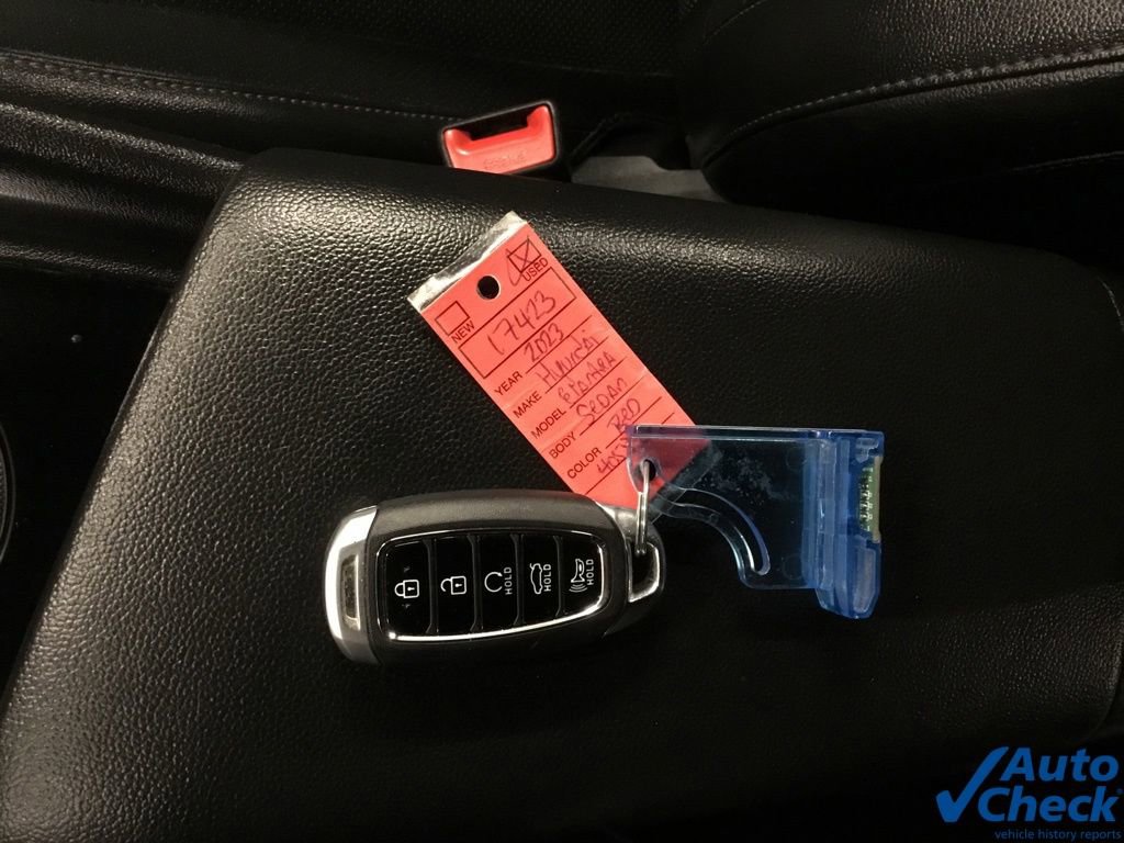 Used 2023 Hyundai Elantra Limited image 51