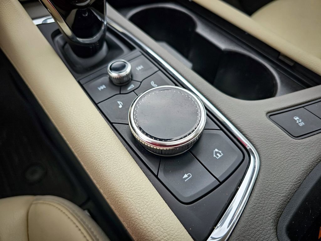 Used 2021 Cadillac XT6 Premium Luxury w/ LPO, Floor Liner Package image 29