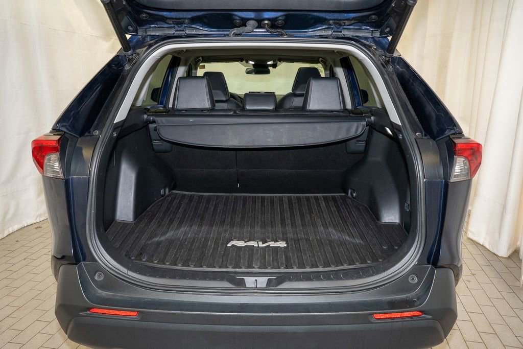 Used 2023 Toyota RAV4 XLE Premium image 6