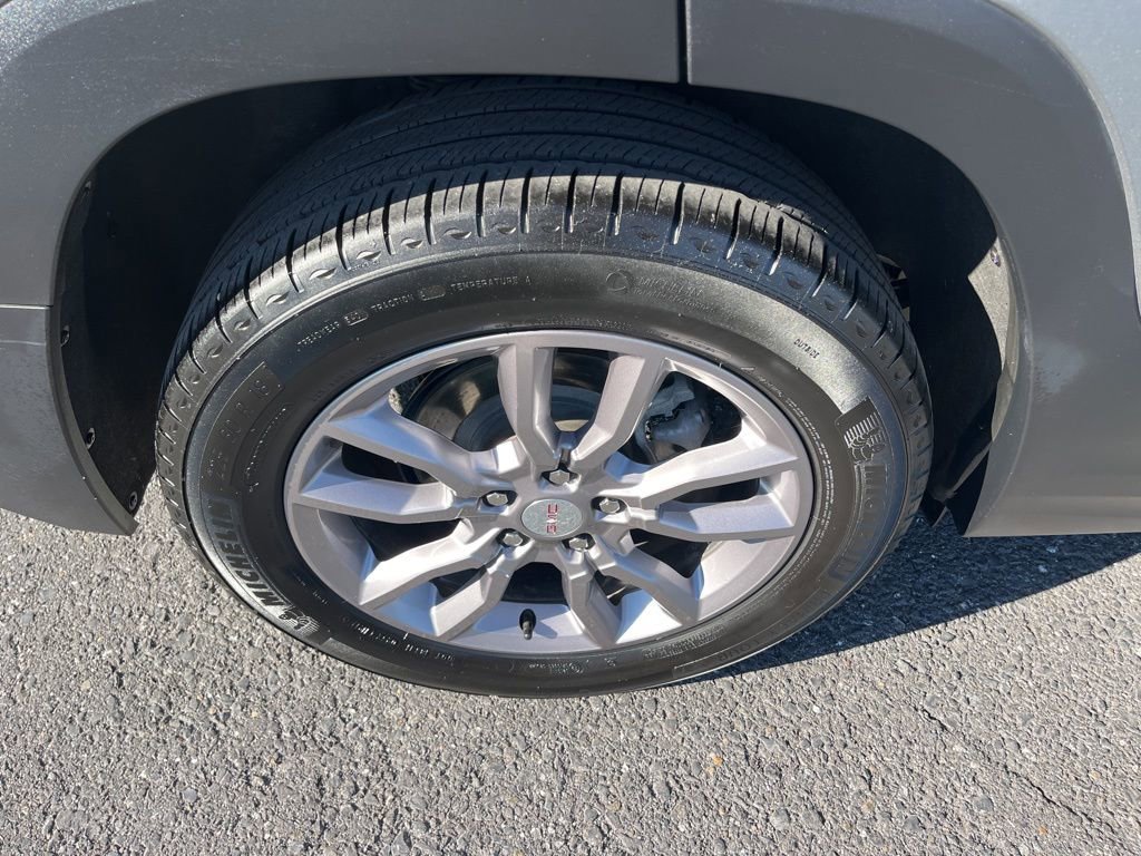 Used 2024 GMC Terrain SLT image 4