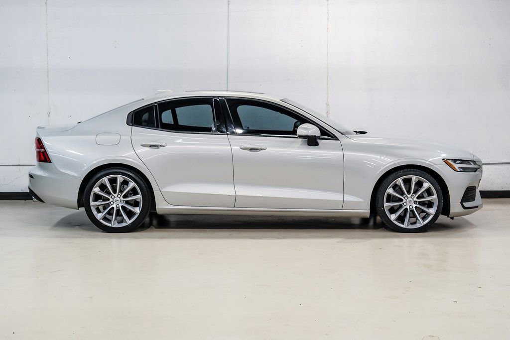 Used 2019 Volvo S60 T5 Momentum w/ Premium Package image 8