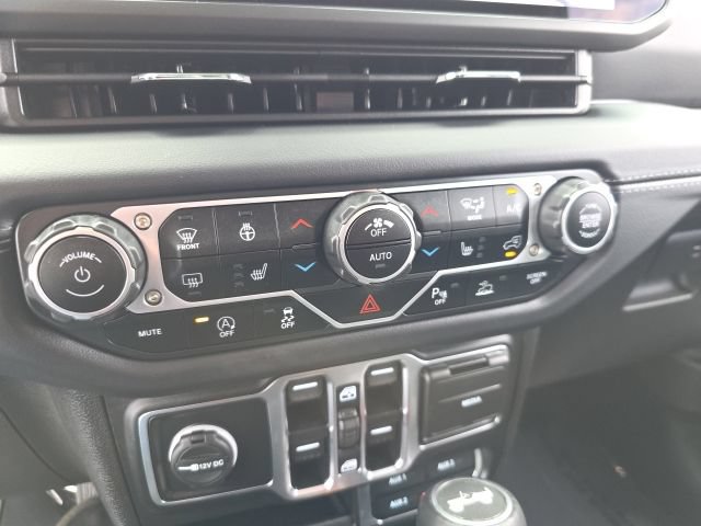 Used 2025 Jeep Wrangler Unlimited Sahara w/ Safety Group AWD/4WD image 25