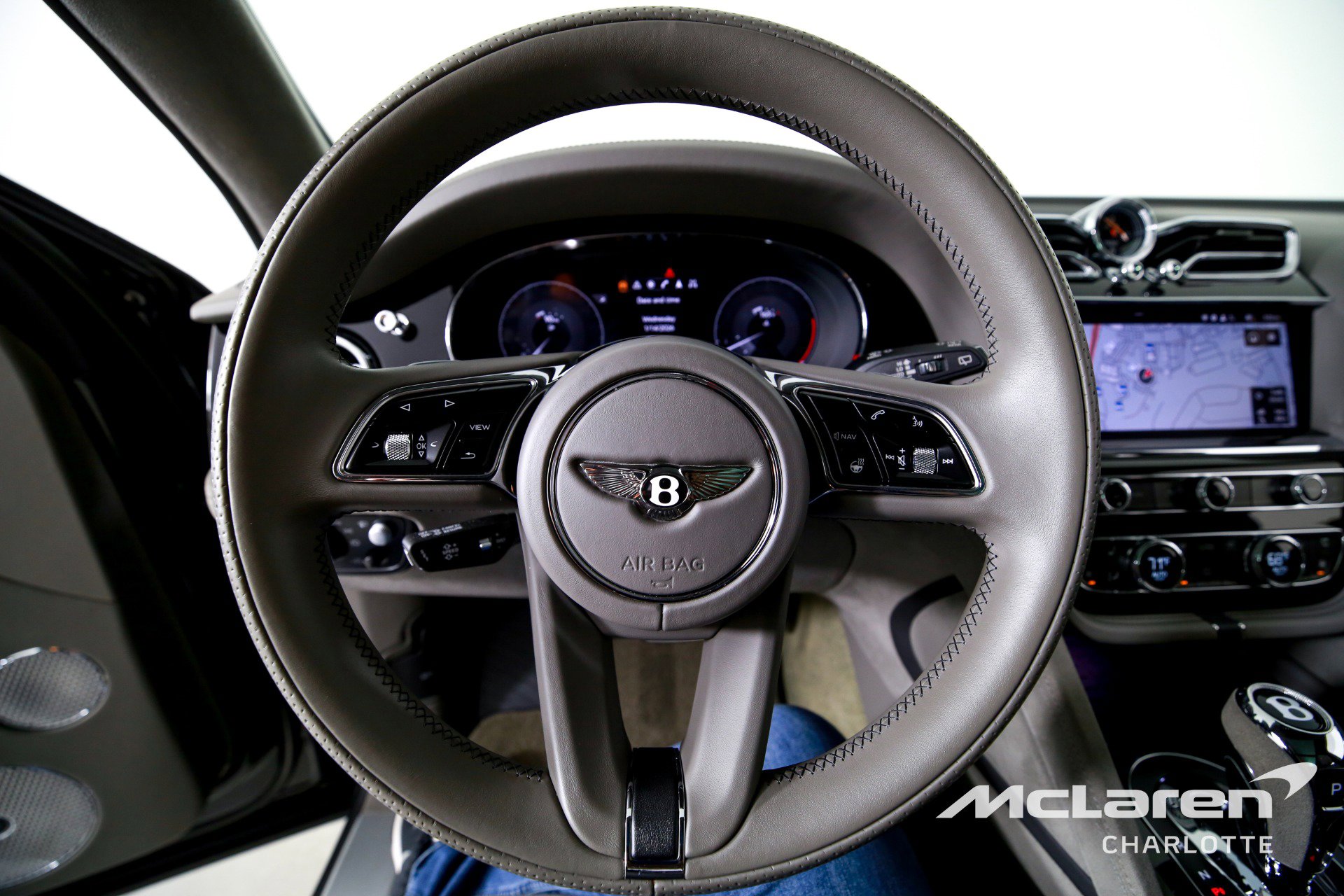 Used 2023 Bentley Bentayga Speed image 14