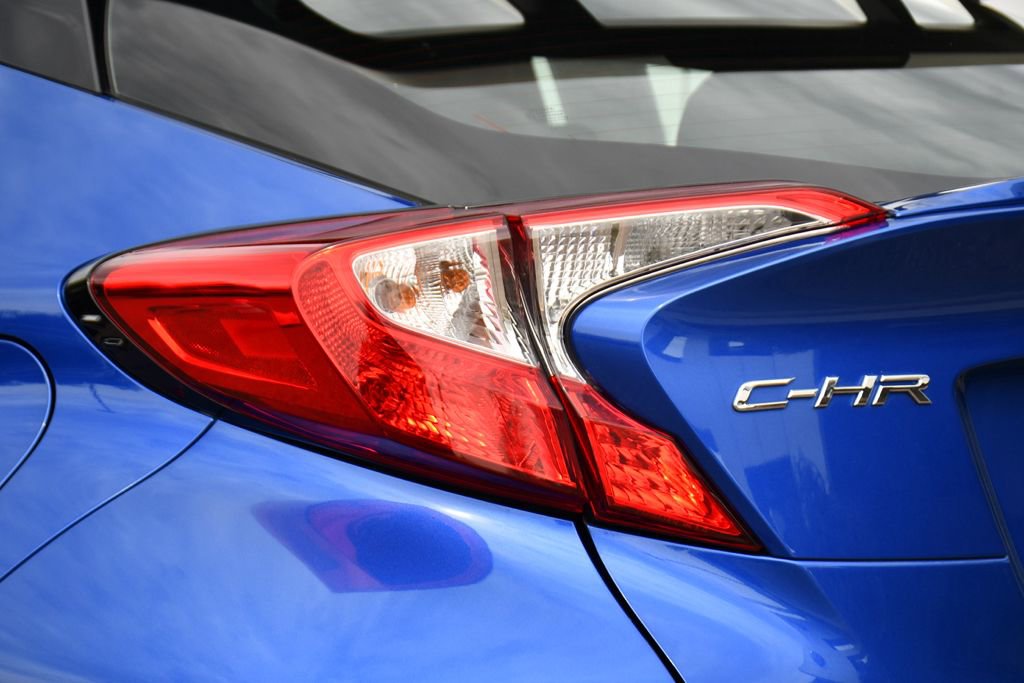 Used 2019 Toyota C-HR XLE FWD image 32